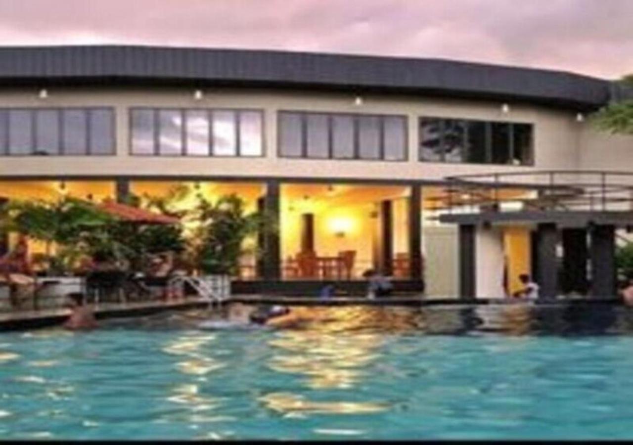 Garden Beach Hotel Kalutara Exterior photo